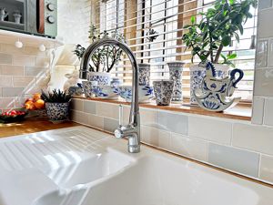 Kitchen- click for photo gallery